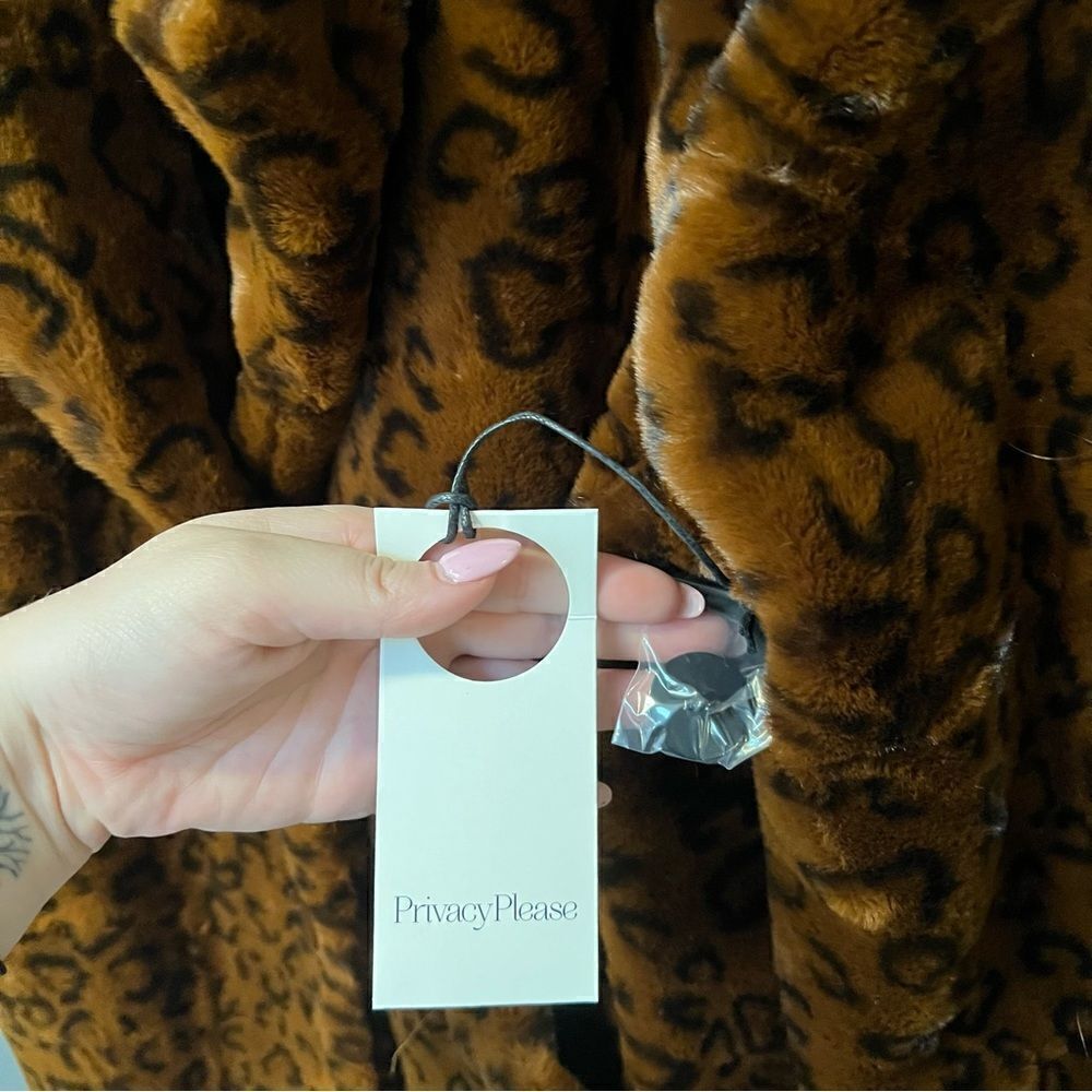 Revolve, Privacy Please Addison Coat in Leopard - Picture 9 of 13